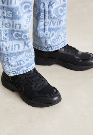 Calvin Klein Jeans RETRO TENNIS LACEUP - Sneakers laag - triple black