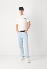 Calvin Klein Jeans NEW YORK SCRIPT TEE - T-shirt print - ivory
