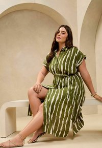 Lipsy PLUS SIZE FIT MIDI - Abito a camicia - green