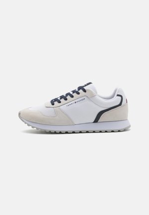NEW RUNNER FLAG - Trainers - white