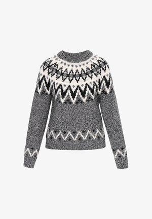 Sivkasta puloverja z okroglo izrezom, ki ima bel in črn chevron vzorec okoli ramen in rokavov. Strukturirana pletenina.