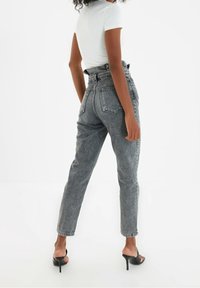 Trendyol Jeans a sigaretta - grey