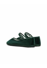 Groene fluwelen Mary Jane-schoenen met een ronde neus, verstelbare band en zwart gestikte zool. Glad textuur met een zachte afwerking.