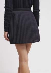 Lacoste Jupe plissée - dark blue