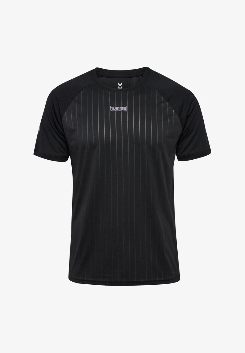 Schwarzes sportliches T-Shirt mit vertikalen Streifen, kurzen Raglanärmeln und Rundhalsausschnitt. "hummel"-Logo vorne, glatte Textur.