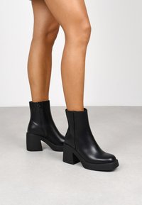 Bosanova Botines de tacón - black