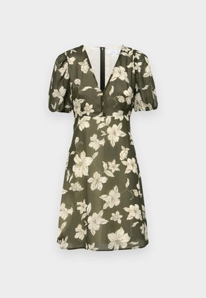 Olivově zelené šaty s bílým květinovým vzorem, krátké nabírané rukávy, hluboký V-výstřih a zadní zip. Hladká látka s volným designem.