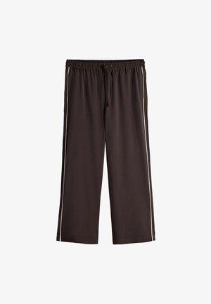 Tamno smeđi šortsevi s elastičnom trakom u struku i podešavanjem. Imaju bijele bočne pruge i opušten kroj. Napravljeni su od lagane tkanine.