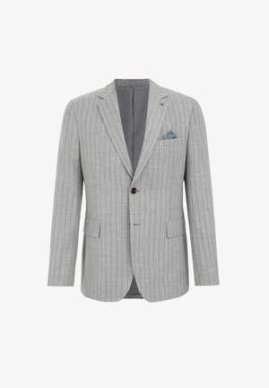 Hellgrauer Blazer mit Nadelstreifen, der über einen einzelnen Knopfverschluss, zwei Fronttaschen und ein blau gemustertes Taschentuch verfügt.