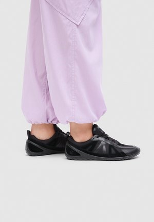 ECCO BIOM LITE - Športni copati - black