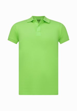 Felgroen poloshirt met korte mouwen, kraag en twee knopen op een witte achtergrond.