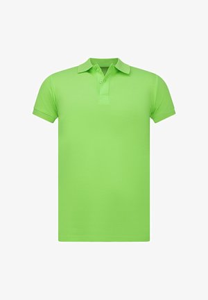 Felgroen poloshirt met korte mouwen, kraag en twee knopen op een witte achtergrond.