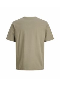 Μπεζ βαμβακερό T-shirt με κοντά μανίκια, απεικονισμένο από πίσω, με στρογγυλή λαιμόκοψη και ίσια τελειώματα.