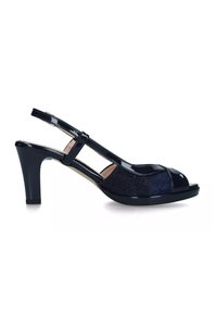 Tacchi slingback in vernice nera con design a punta scoperta, caratterizzati da un pannello in tessuto testurizzato e un tacco a blocco di altezza media.