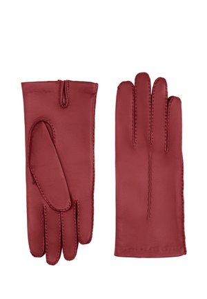 Gants en cuir rouge avec une construction sans couture, une texture lisse et des détails cousus à la main. Un gant présente un design à doigts ouverts.