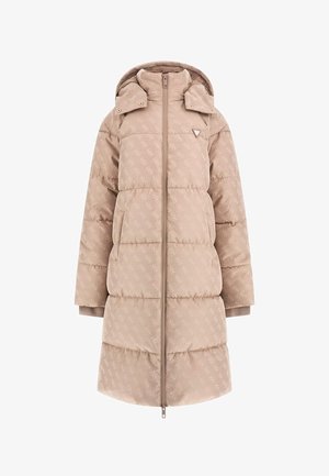 Manteau rembourré beige avec une capuche, doté d'une fermeture éclair et d'un motif logo subtil. Texture lisse et silhouette mi-longue.
