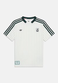 Bijela prugasta jersey majica s crnim okovratnikom i tri horizontalne crne pruge na ramenima. Ima logo i oznaku na rubu.