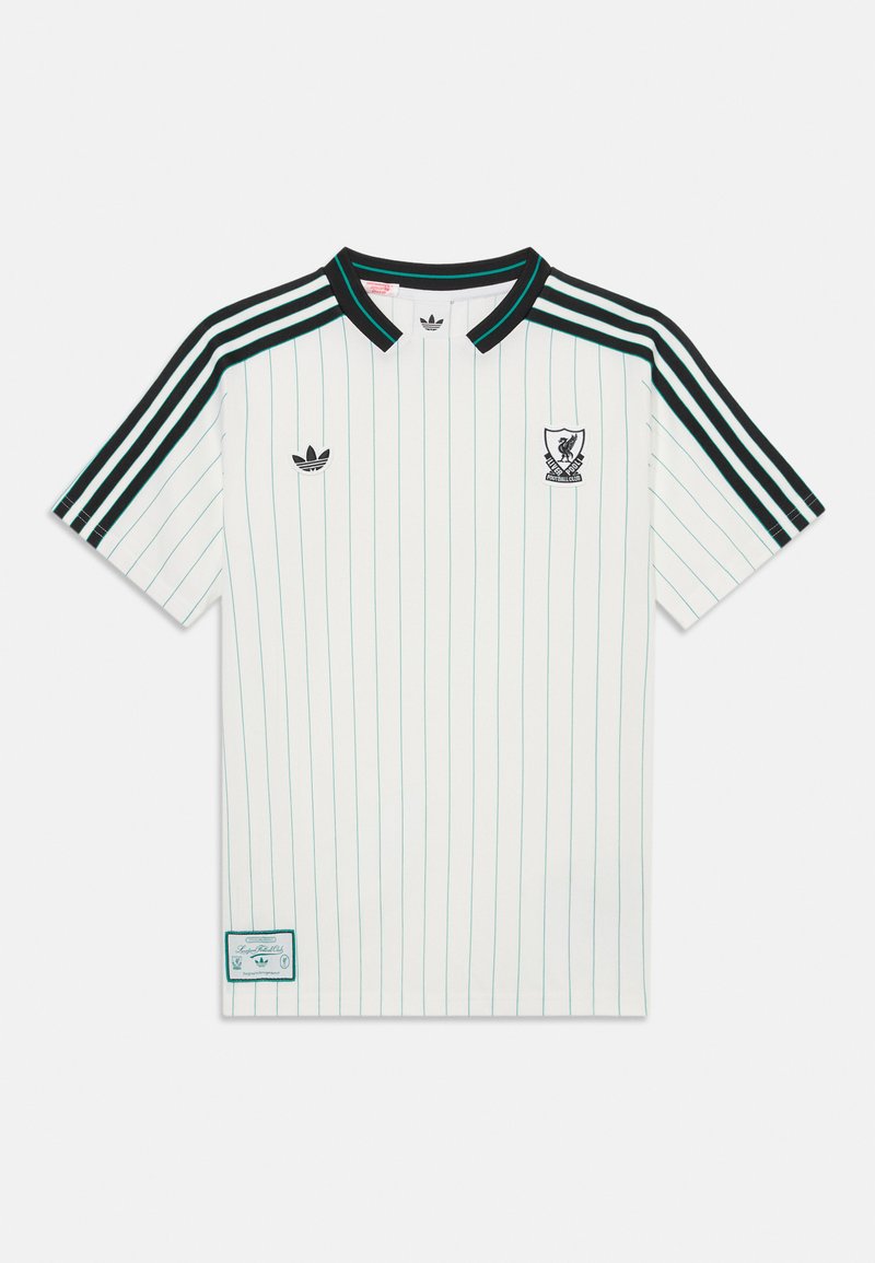 Baltas dryžuotas džemperis su juodu apykakle ir trimis horizontaliais juodais dryžiais ant pečių. Yra logo ir etiketė apačioje.