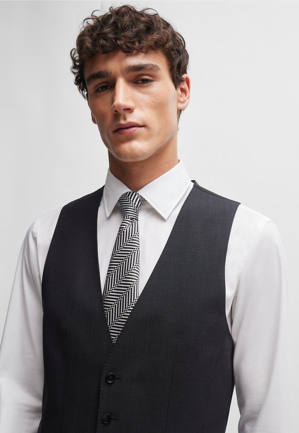 HUGE VEST - Waistcoat3