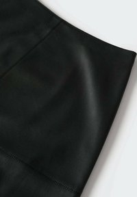 Mango Jupe trapèze - black