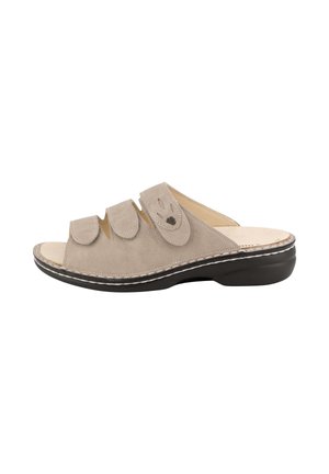 Beige offene Zehen-Sandale zum Hineinschlüpfen mit drei verstellbaren Riemen, gepolsterter Innensohle und schwarzer Stützsohle.