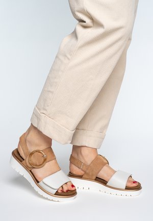 BILBAO  - Plateausandalette - weiß