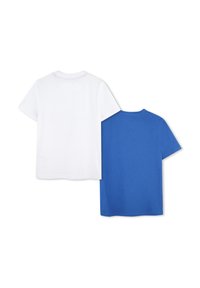 Dos camisetas de manga corta mostradas espalda con espalda. Una es blanca y la otra es azul, ambas hechas de una tela de algodón suave y ligera.