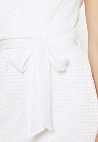 Forever New Robe de soirée - white