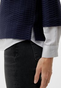 s.Oliver À MOTIF TEXTURÉ - Bluzka z długim rękawem