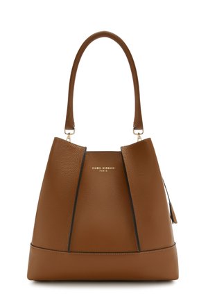 Brązowa skórzana torebka na jedno ramię, o usztywnionej formie, z czarnymi wykończeniami i złotym logo "Isabel Bernard Paris" na środku z przodu.