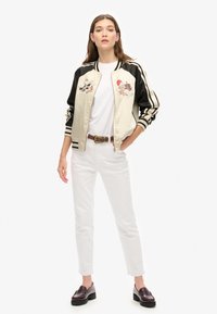 Superdry & Co SUKAJAN EMBROIDERED - Bomberjakke - sandshell beige