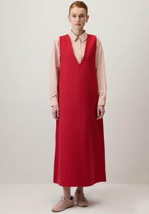 V-NECK - Gebreide jurk - red