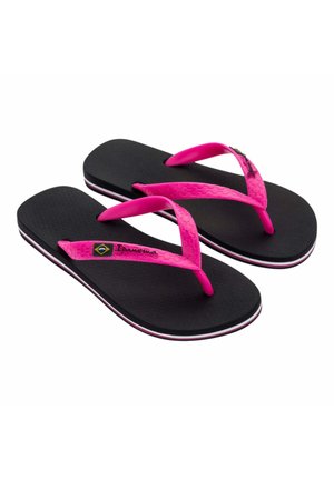 Infradito nere con cinturini in gomma rosa. I cinturini presentano un design testurizzato e un piccolo logo. La suola è bordata di bianco e rosa.