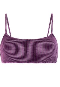 Haut de bikini bandeau texturé violet avec fines bretelles réglables, motif côtelé et encolure carrée.