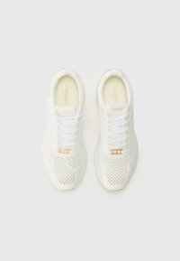 Thumbnail Image 4