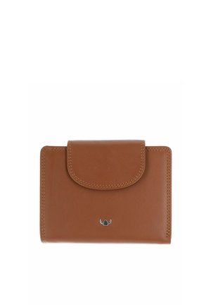 Braune Lederbrieftasche mit genähten Kanten, einer vorderen Klappe zum Verschließen und einem kleinen silbernen Emblem, das mittig nahe am unteren Rand angebracht ist.