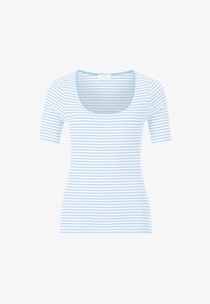 Blau-weißer gestreifter T-Shirt mit kurzen Ärmeln, ausgestattet mit einem weiten Rundhalsausschnitt und einer figurnahen Form, hergestellt aus einem gerippten Stoff.