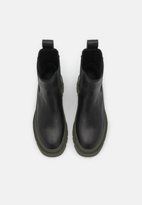Copenhagen Studios CPH686 - Botas de tornozelo com plataforma - black/green