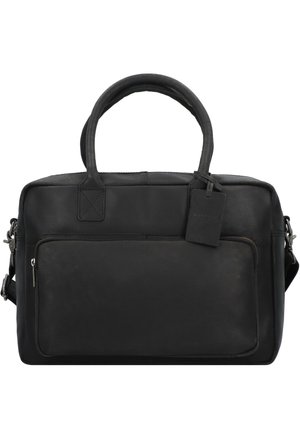Sac en cuir noir avec deux poignées supérieures, une bandoulière réglable, une poche zippée à l'avant et une forme rectangulaire ; texture lisse avec des accents minimaux.