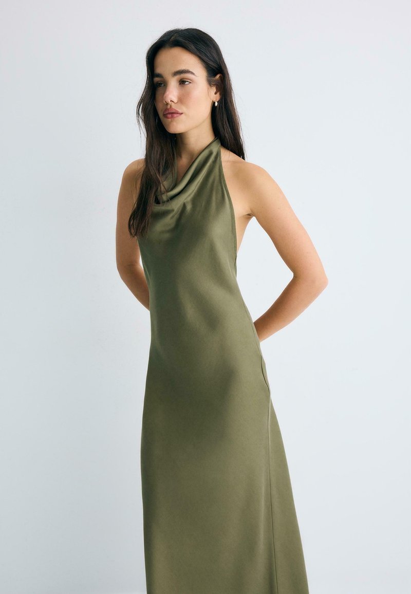 Stradivarius BACKLESS HALTER MIDI DRESS 02317660 - Robe longue -  evergreen/vert sapin - ZALANDO.FR