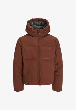 Veste matelassée marron avec capuche, dotée d'une fermeture éclair sur le devant, d'un design matelassé et d'une doublure intérieure lisse. Accentuée par un branding subtil.