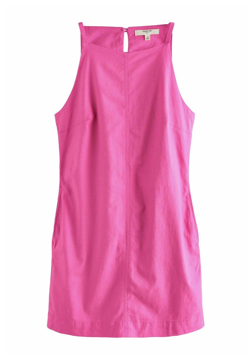 Ärmlös rosa klänning med rund urringning, detalj med nyckelhål på ryggen och sidofickor. Tyget ser mjukt ut med en lätt lyster.