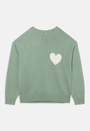 ONLY GIRLS, KOGLEVA HEART O NECK - Strickpullover - green milieu /cloud dancer
