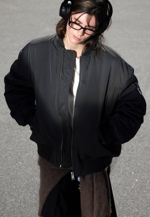 OVERSIZED - Bomber-jakk - off black