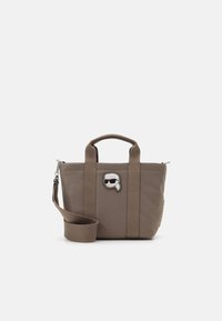 Neizvēlēts, ash grey