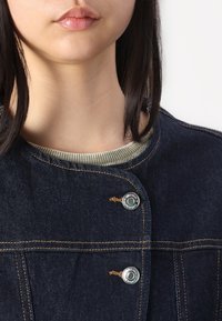 Gina Tricot TAILORED JACKET - Traper jakna - rinse