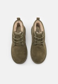 UGG NEUMEL - Botins de atacadores - burnt olive