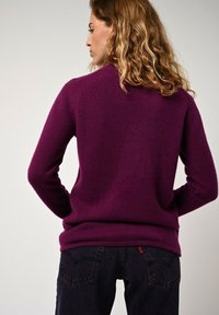 Authentic Cashmere LINDA ciemnoliliowy