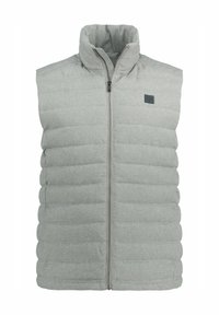 Gilet imbottito grigio chiaro con colletto alto e zip frontale completa. Presenta una texture trapuntata orizzontale e un piccolo logo del marchio in nero.