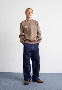 Carhartt WIP Sudadera - branch/rattan